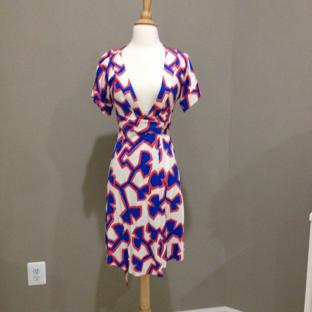Authentic Diane Von Furstenberg Toby Silk Wrap Dress NEW CONDITION